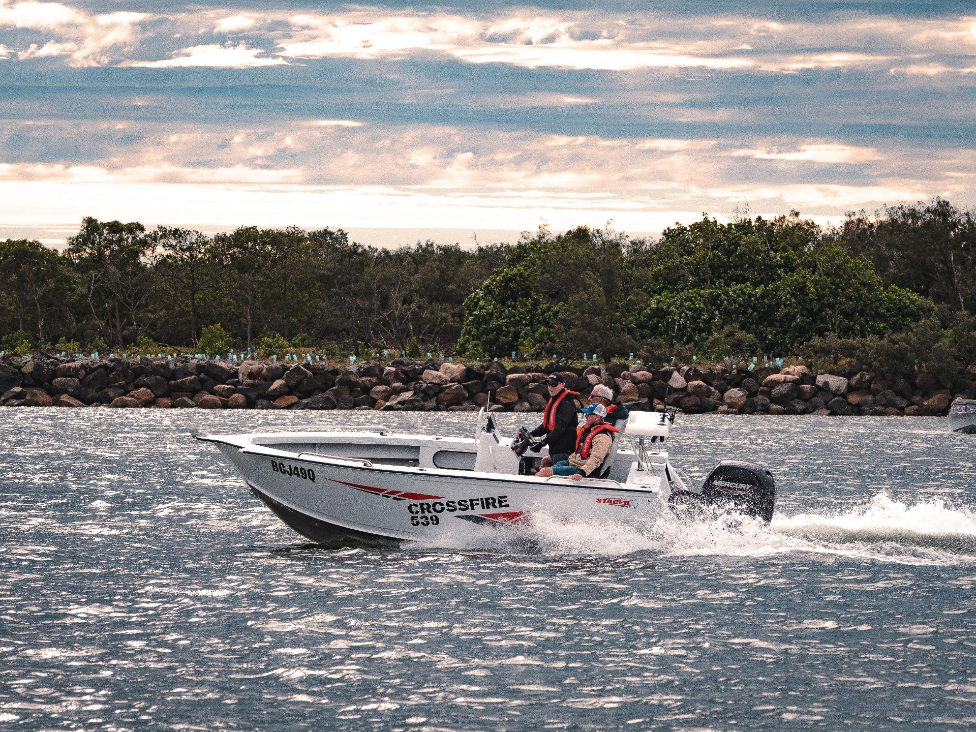 Stacer 539 Crossfire Side Console (SC) Hybrid Fishing Boat / Bowrider