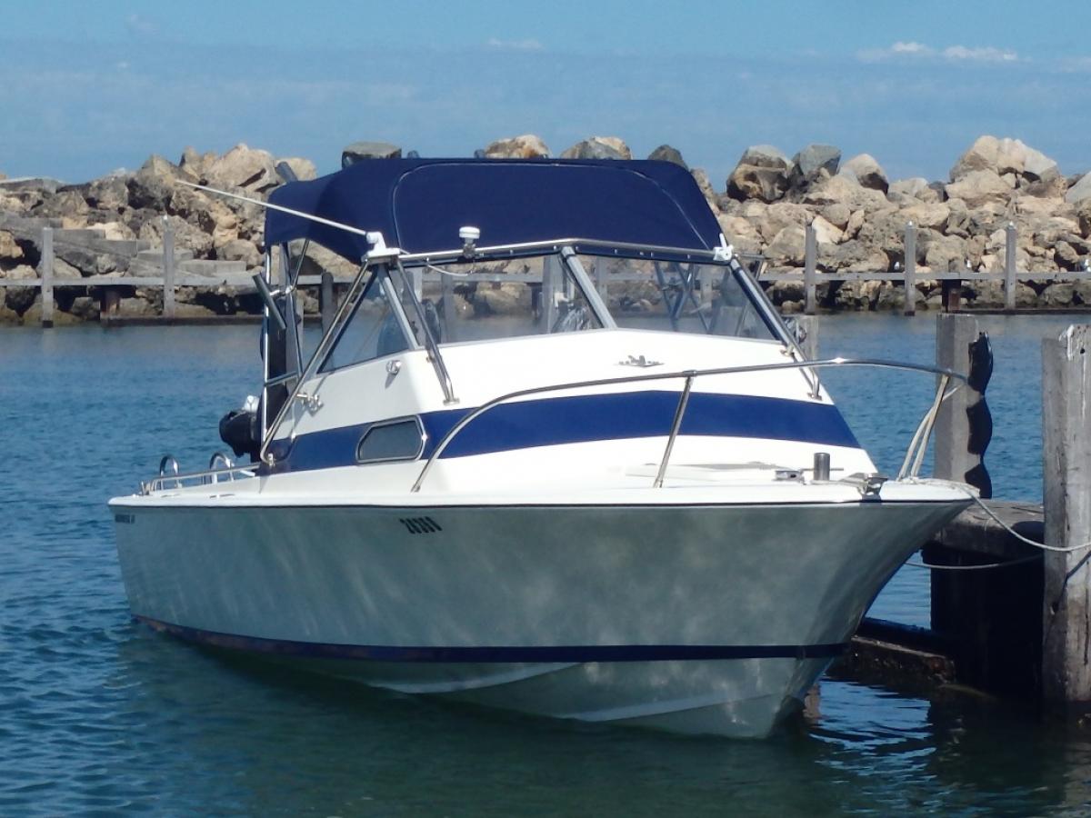 Mercruiser Engine V6 MPI 250HP fitted in Bertram 20 with a Mercruiser Alpha drive