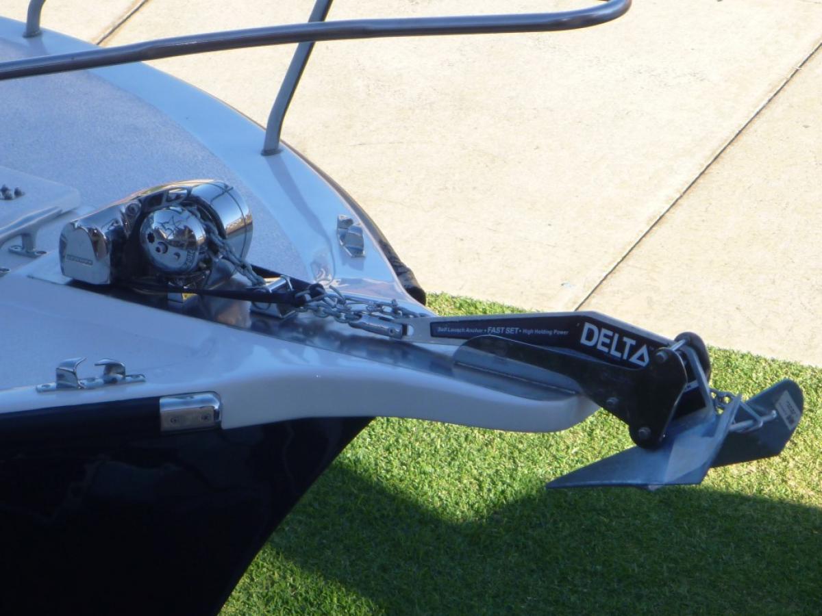 Electric Anchor winch fitted by Hitech Marine