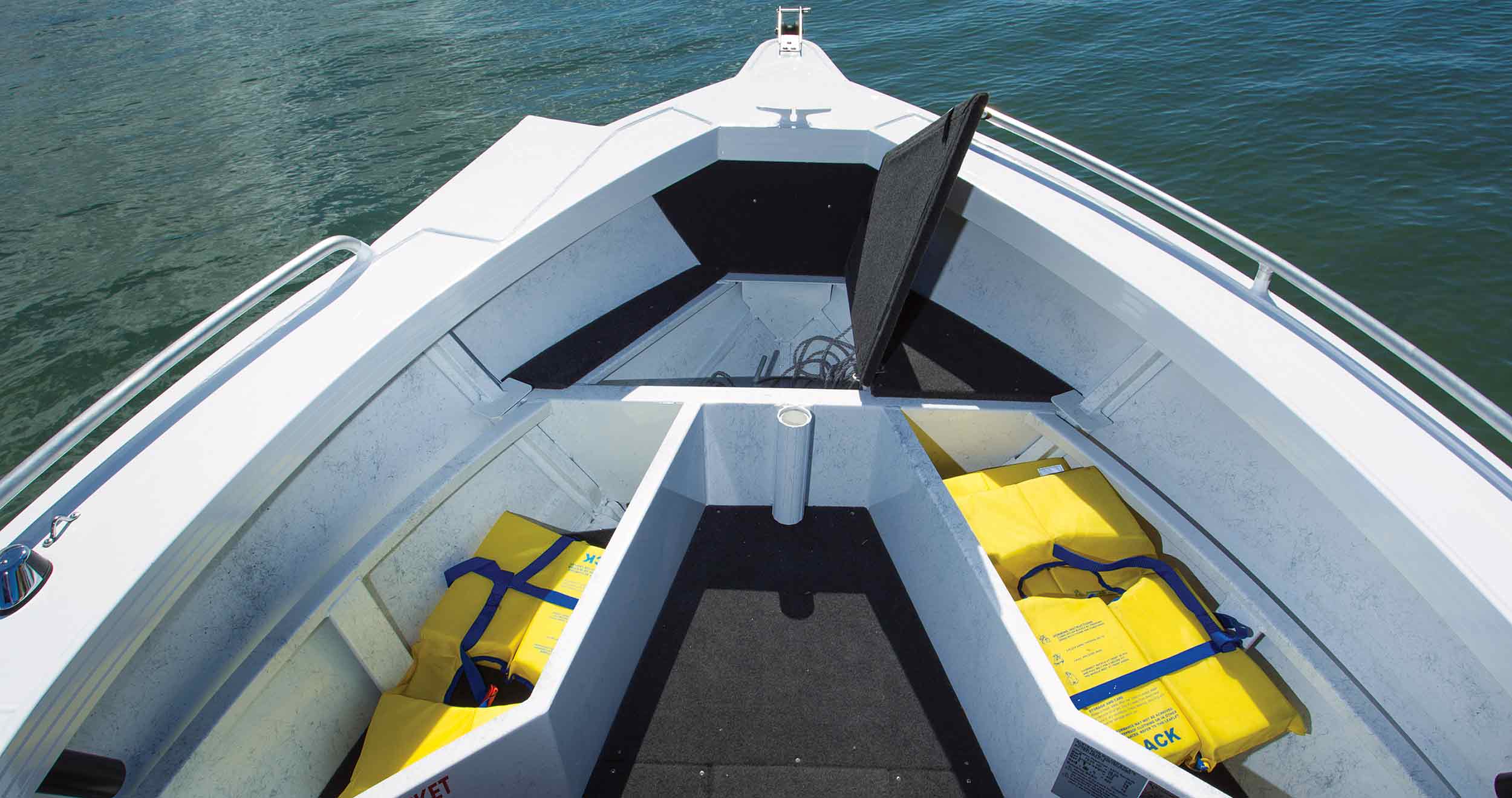 Stacer 499 Crossfire Side Console (SC) Convertible Bowrider / Fishing Boat Sales Perth WA Hitech Mar