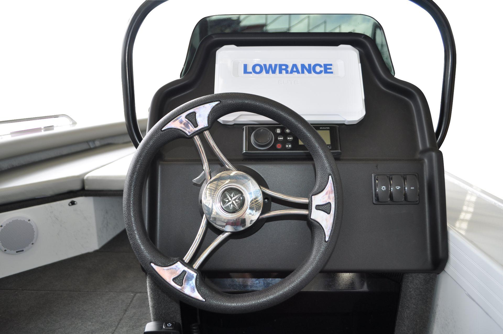 Stacer 449 Crossfire Side Console (SC) Hybrid Fishing Boat / Bowrider