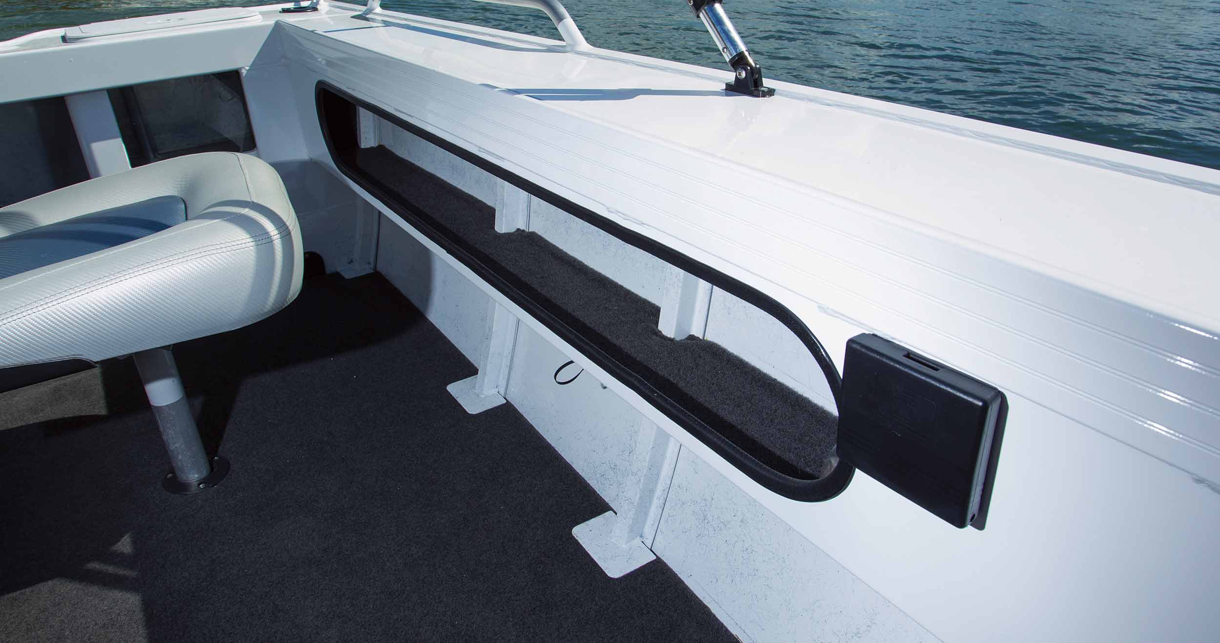 Stacer 499 Crossfire Side Console (SC) Convertible Bowrider / Fishing Boat Sales Perth WA Hitech Mar