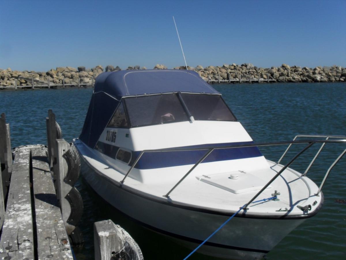 Mercruiser Fuel injected V6 Engine fitted in Bertram 20 with an Alpha drive